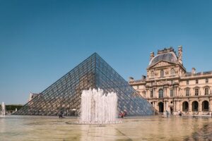 Louvre Museum Masterpieces Guided Tour with Access - Inside the Louvre: the highlights route that keeps you oriented