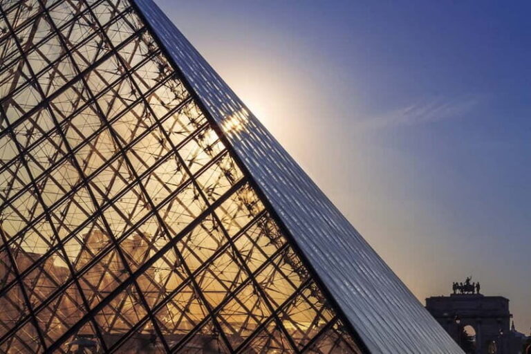 Louvre Museum: Mona Lisa Without the Crowds Last Entry Tour - Meeting at Arc de Triomphe du Carrousel: starting location details that matter