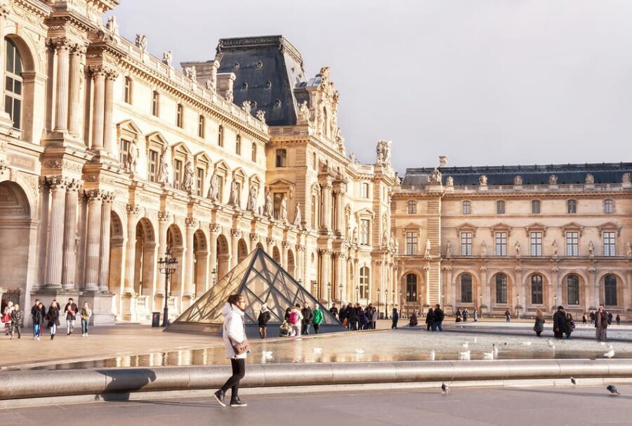 Louvre Museum Skip-the-Line Guided Tour - Mona Lisa, Venus de Milo, and Michelangelo: the classics, guided