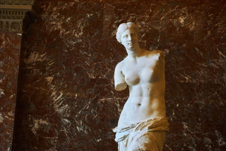 Louvre Museum Skip-the-Line Guided Tour - Practical tips so the Louvre doesn’t wear you out