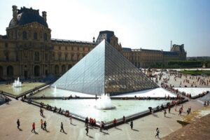 Louvre Museum Ticket & Optional Seine River Cruise - E-Tickets, QR Codes, and the One Rule You Must Follow