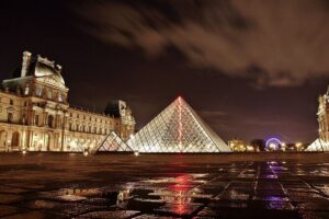 Louvre Private A La Carte, NO Ticket included - Meeting at the pyramid: where to start without stress