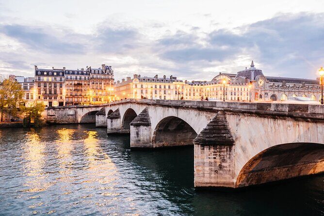 Paris 10-Hour Guided Louvre, Eiffel Tower & Seine River Cruise - Hotel de Ville pause: a quick civic landmark with an interesting interior story