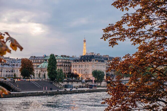 Paris 10-Hour Guided Louvre, Eiffel Tower & Seine River Cruise - Le Marais and the Latin Quarter: where the day turns into real walking