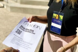 Paris: Louvre Must-See Tour with Reserved Entry Ticket - First Stop at the Louvre Pyramid: Orientation in 15 Minutes