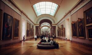 Paris: Louvre Ticket with Audioguide App and Seine Cruise - Louvre in your pocket: the audioguide app
