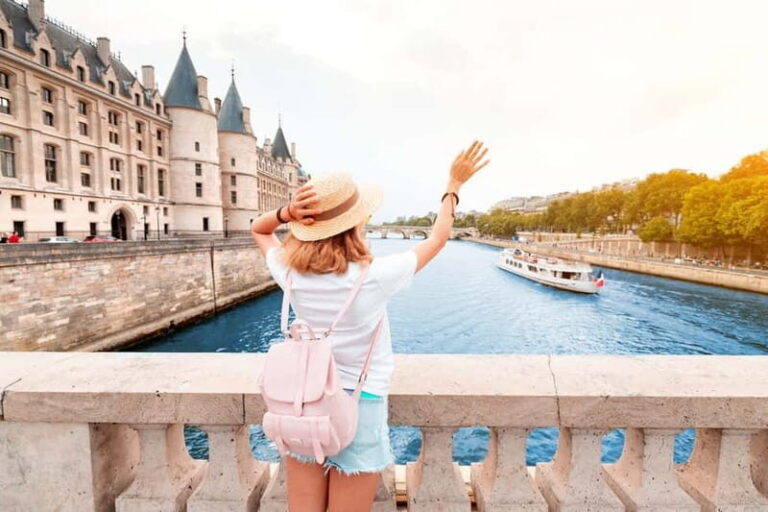 Paris: Private Full Day Tour-Louvre Sainte Chapelle Tickets - Meeting at Place de la Bastille and Getting Oriented Fast