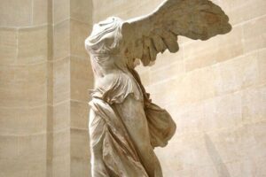 Private Louvre Museum Tour for Kids & Families with Alberto or his team in Paris - Getting started at the Arc de Triomphe du Carrousel (and why pre-entry matters)